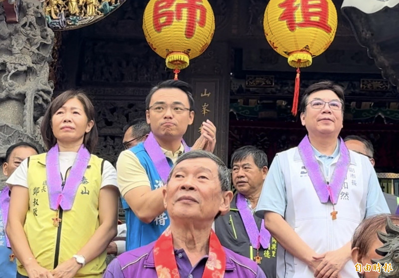 台灣新聞通訊社-獅象爭冠引藍營內戰！與謝龍介賭100份雞排 洪孟楷加碼珍奶「用雞排奶集氣」