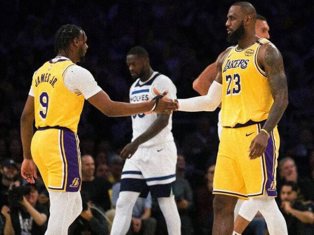 台灣新聞通訊社-NBA》今天最大焦點！詹姆斯、布朗尼真的一起上場寫歷史