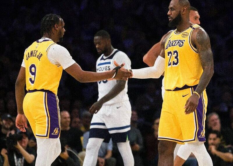 台灣新聞通訊社-NBA》今天最大焦點！詹姆斯、布朗尼真的一起上場寫歷史