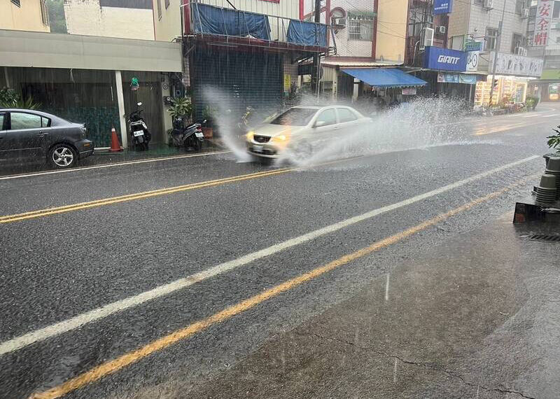 台灣新聞通訊社-瑞芳、暖暖一級淹水警戒 3水庫堰壩放水中