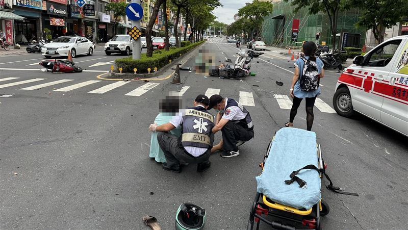 台灣新聞通訊社-幕後／林國成揪小草「衝總統府」　揭秘總統府維安六關卡、憲兵荷槍實彈