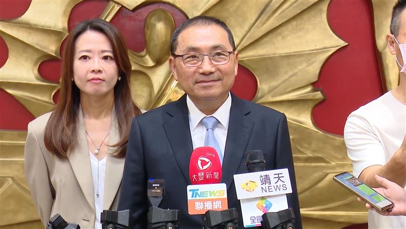 台灣新聞通訊社-批民眾黨蹭同志遊行、每年落跑！吳怡萱嗆欠告　四叉貓開噴：一定提誣告