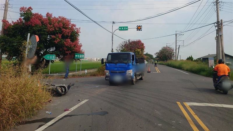 台灣新聞通訊社-雲林西螺死亡車禍！騎車過路口與小貨車相撞…婦彈飛傷重不治