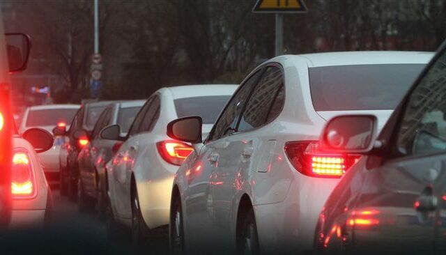 台灣新聞通訊社-車開到一半　人妻聽後備箱傳「沙沙聲」！打開見駭人畫面全家怕爆