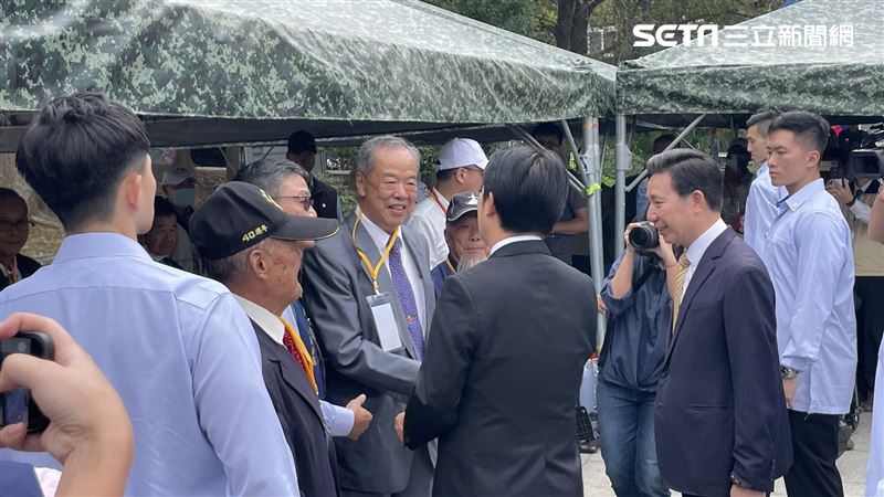 台灣新聞通訊社-僅隔2個月再赴金門！賴清德主持古寧頭75週年追思典禮　老兵贈「2本書」