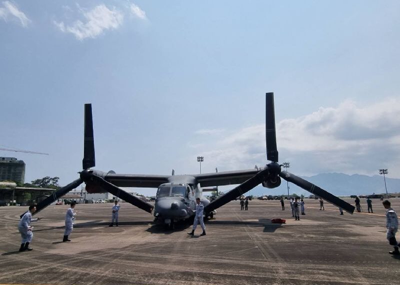 台灣新聞通訊社-美日聯合軍演　日本魚鷹機疑油壓系統故障迫降