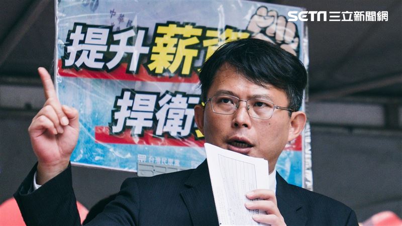 台灣新聞通訊社-黃暐瀚二度道歉稱柯文哲案「我沒資格再談」　黃國昌：展現媒體人風度