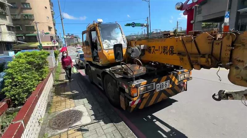 台灣新聞通訊社-台中行人遭BMW撞飛輾斃！18歲男開租賃車闖禍後肇逃…辯：不知撞到人