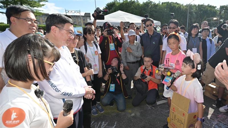 台灣新聞通訊社-美科技巨頭財報陸續揭曉　那指收盤再創新高、美股漲多跌少