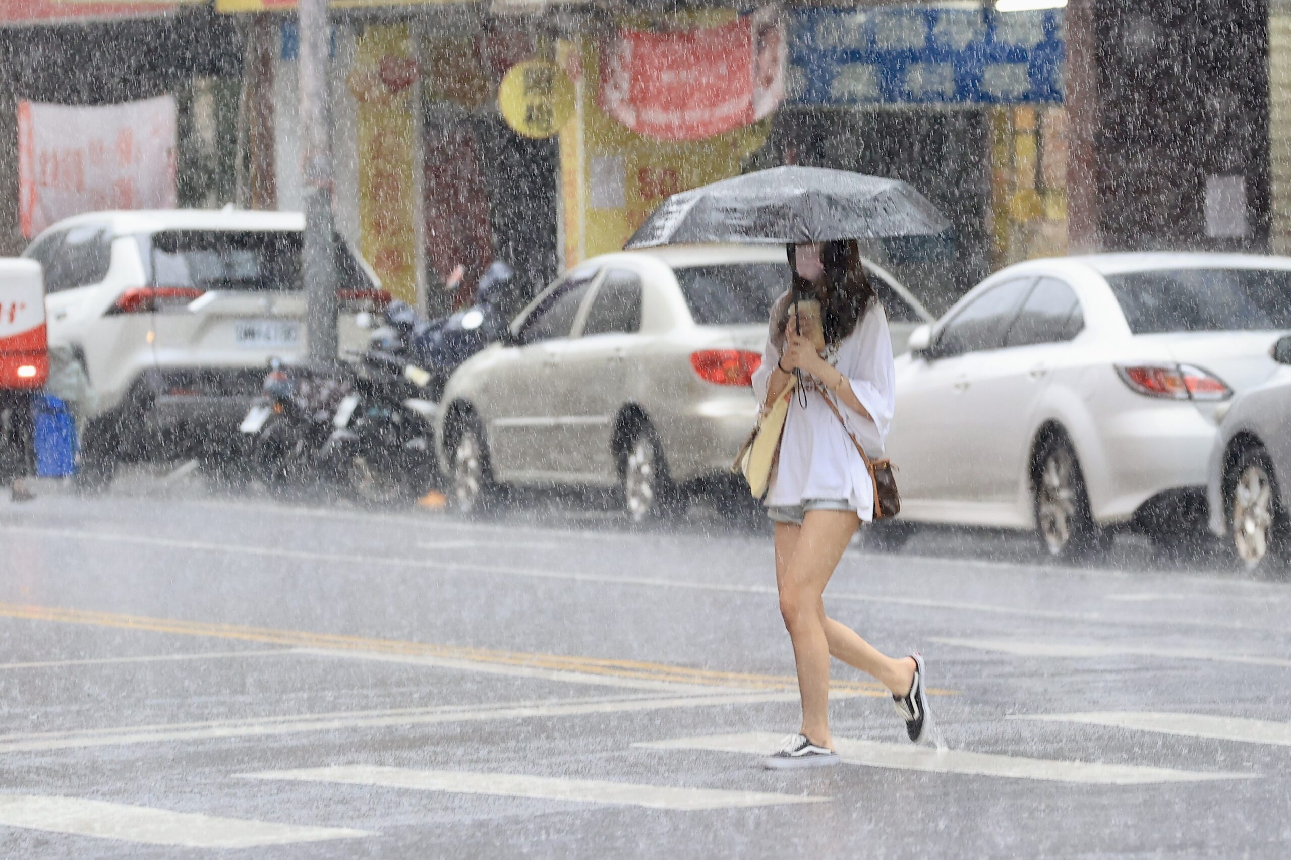 台灣新聞通訊社-日夜溫差大 明天水氣略增 10月下旬熱帶洋面再度活躍