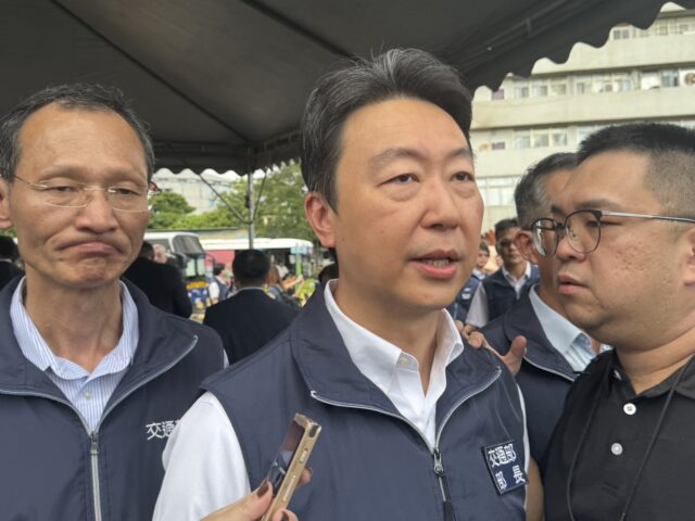 台灣新聞通訊社-外送運費會議突取消挨批 交長道歉曝：太急著要溝通