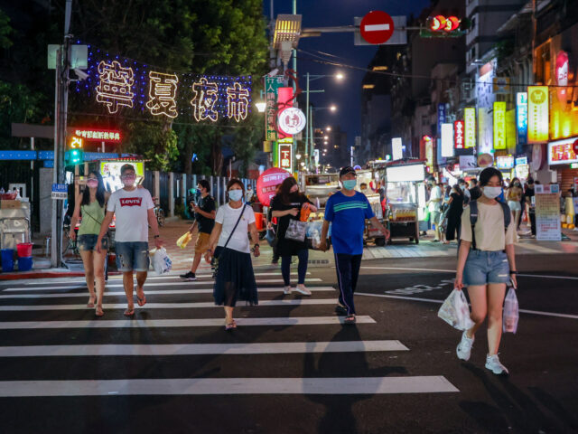 台灣新聞通訊社-國旅很貴？日夫妻來台3天2夜「機票食宿僅花27K」 樂喊：我愛台灣！