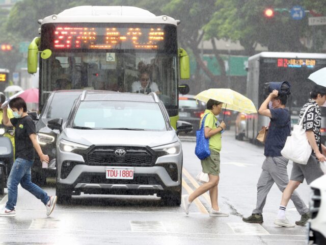 台灣新聞通訊社-明起新一波東北季風+準潭美颱風 這些地方迎雨一周