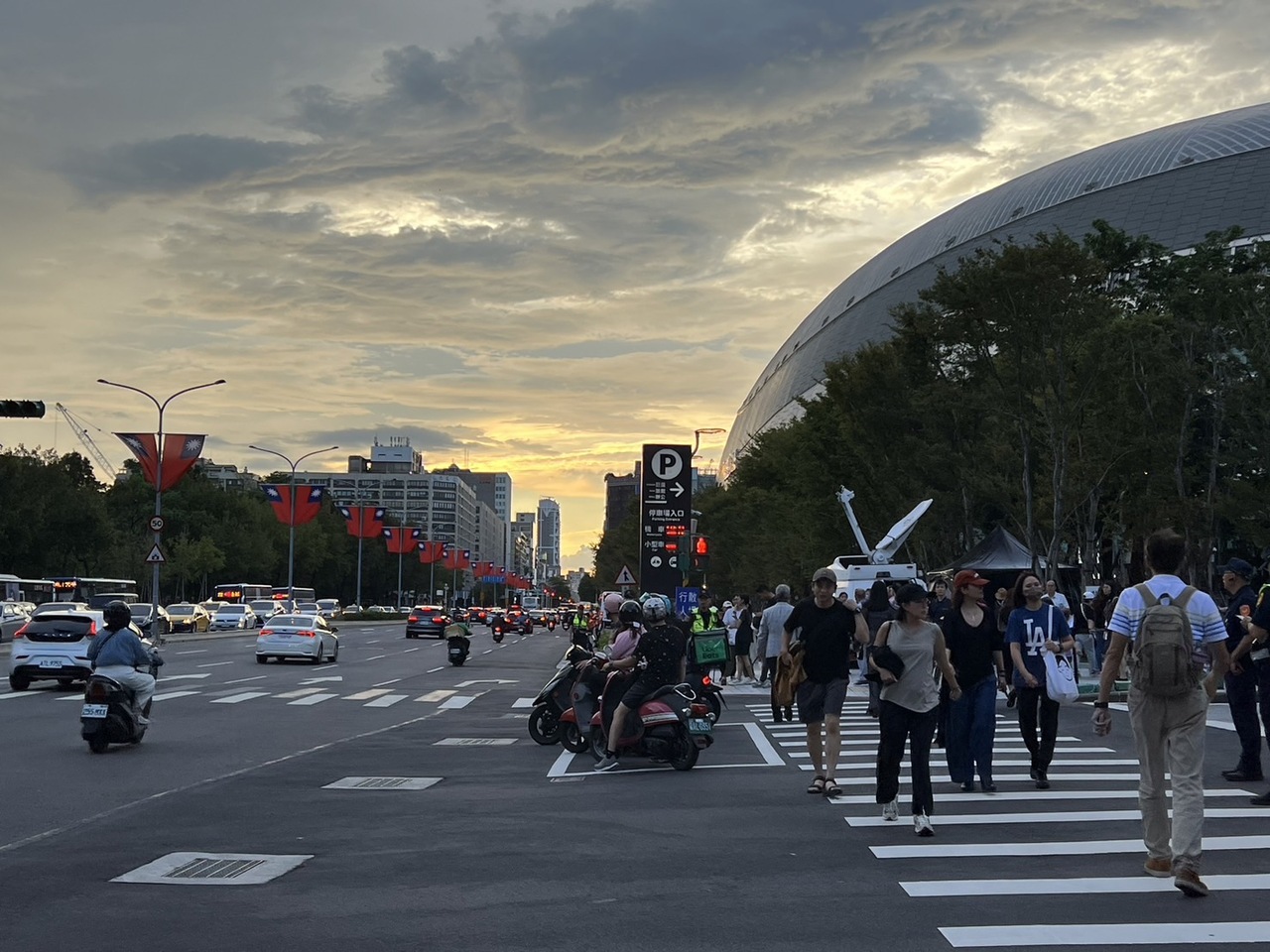 台灣新聞通訊社-監委視察大巨蛋 提醒北市府強化設施安全周邊交通