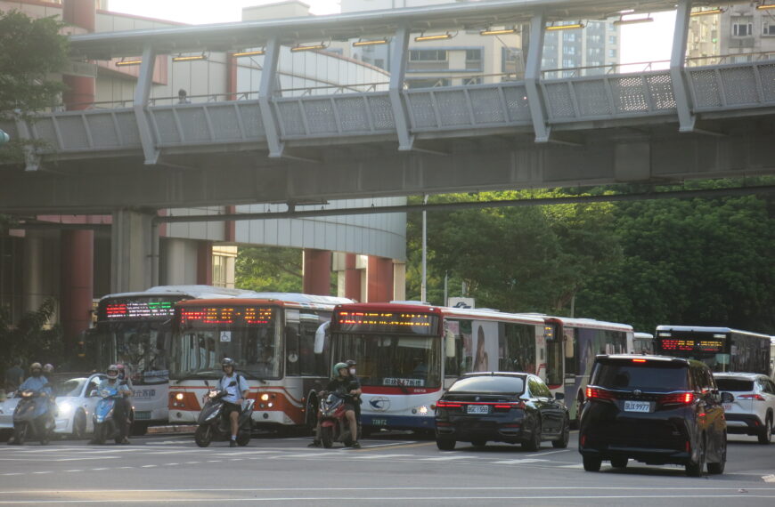 台灣新聞通訊社-交通官員曝公運計畫細節 直呼預算不過影響客運維運