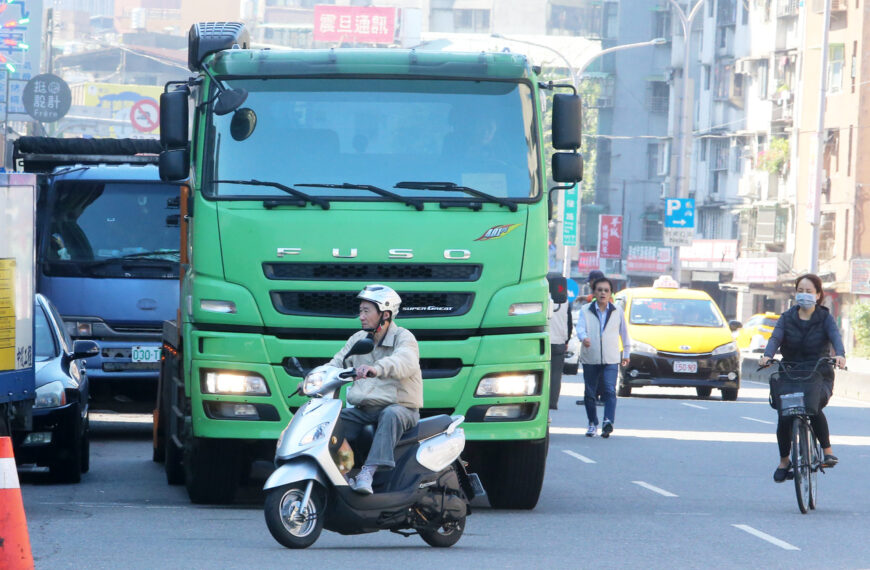 台灣新聞通訊社-大型柴油車改善排放補助 擬延至114年底落日