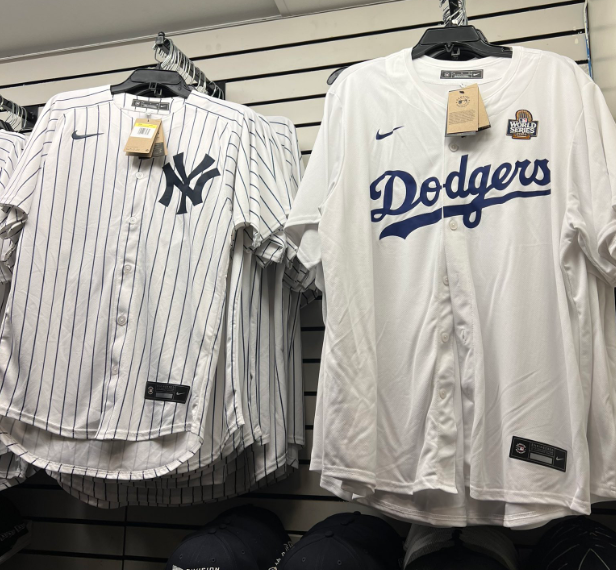 台灣新聞通訊社-MLB／大谷球衣驚現洋基官方商店？ 美媒痛批：隊史最差勁