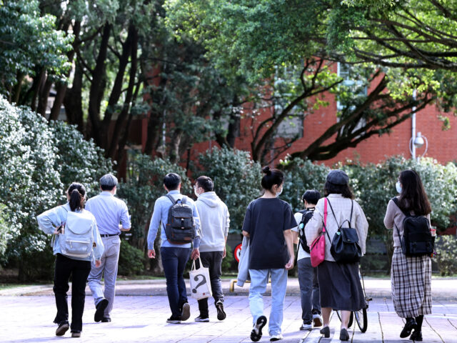 台灣新聞通訊社-軍公教明年調薪部分大學需自提 台大籲加強補助力道