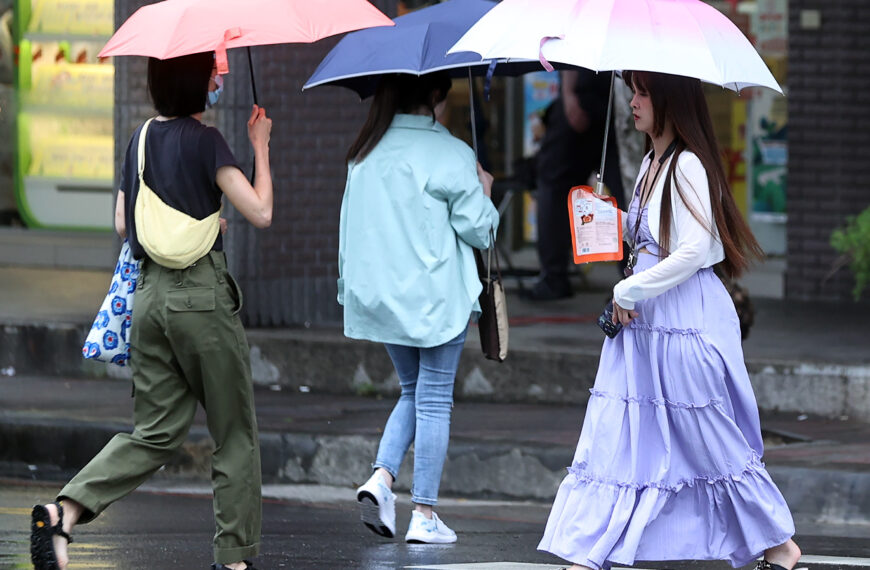 台灣新聞通訊社-下午降雨機率增 關注潭美颱風是否與東北季風共伴效應