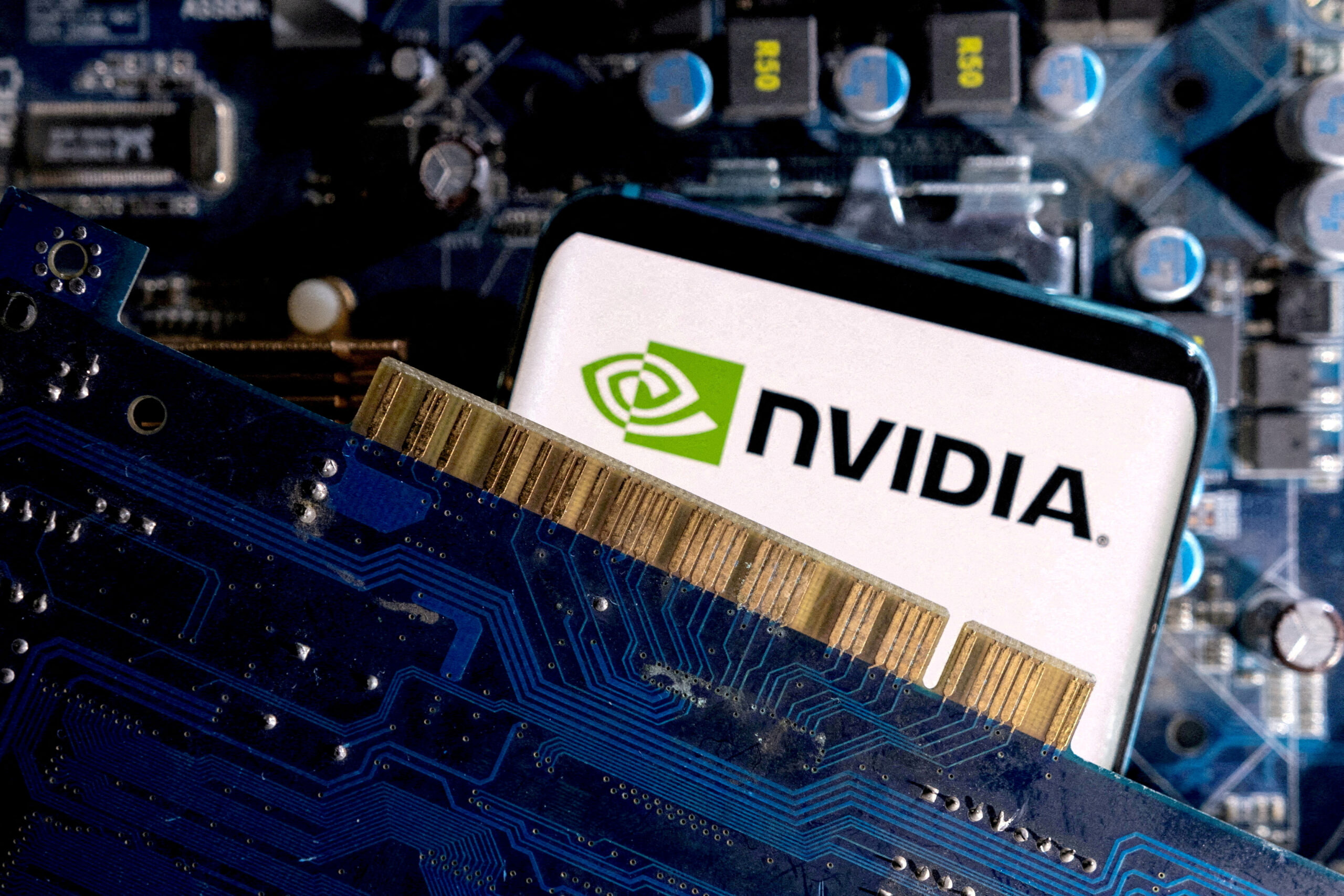 台灣新聞通訊社-史上第二家！Nvidia市值突破3.5兆美元里程碑 緊追蘋果