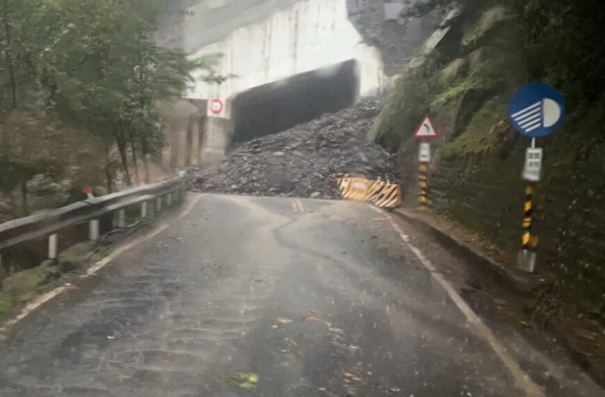 台灣新聞通訊社-颱風來襲武陵農場27遊客留山上 梨山賓館26人無法下山續住