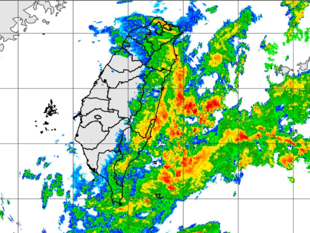 台灣新聞通訊社-東北季風+潭美颱風外圍環流影響 豪大雨特報增台東