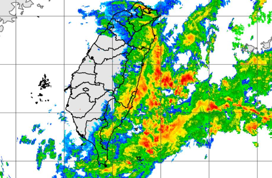 台灣新聞通訊社-東北季風+潭美颱風外圍環流影響 豪大雨特報增台東