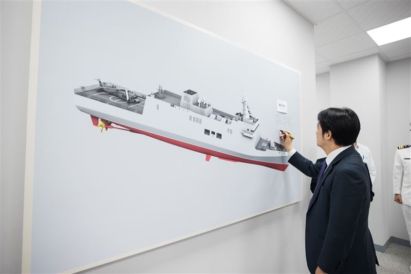 台灣新聞通訊社-海軍首艘「國造二級作戰艦艇」安龍！賴清德曝3意義：海疆戰力全面強化