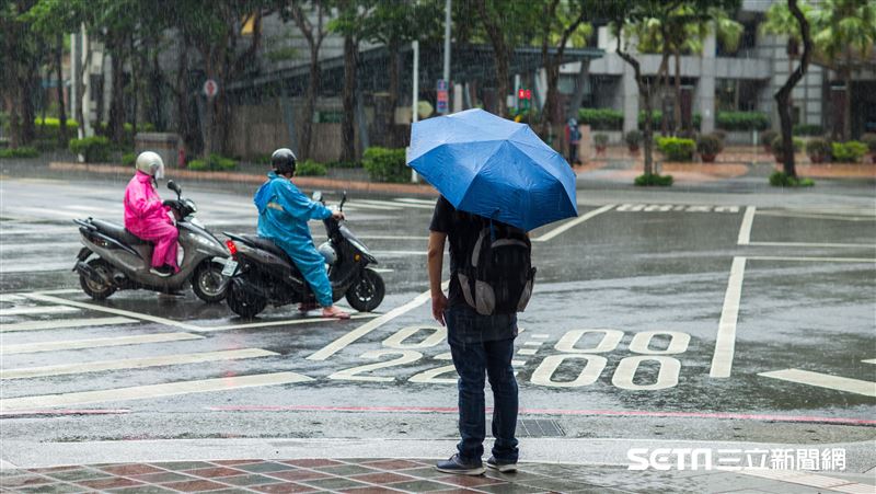 台灣新聞通訊社-明變天東北季風增強！「降雨熱區出爐」氣象署示警了 　恐4颱共舞路徑曝