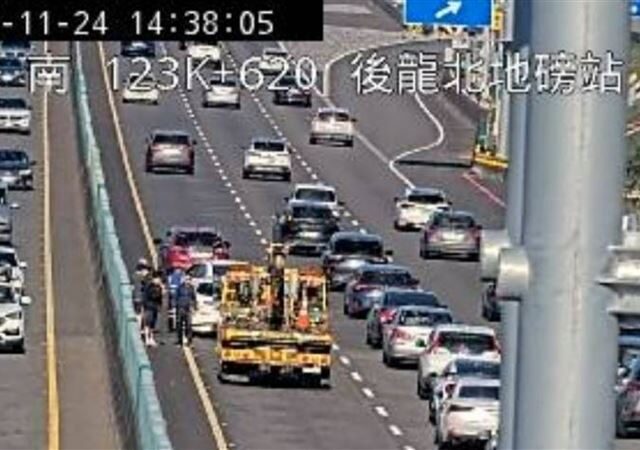 台灣新聞通訊社-新／國道3號後龍段5車追撞　事故現場車流回堵1公里