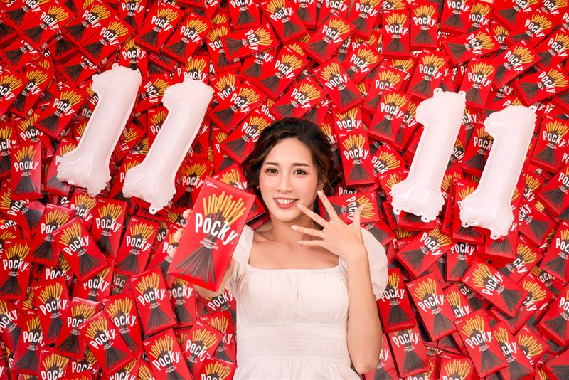 台灣新聞通訊社-1111 Pocky Day！AI打造奇幻歌聚院爽拿1111盒Pocky、再抽iPhone 16 Pro