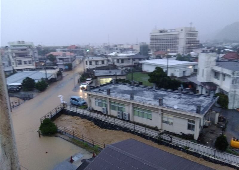 台灣新聞通訊社-日本沖繩北部降破紀錄大雨　傳零星災情無人傷