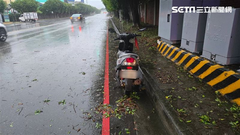 台灣新聞通訊社-康芮颱風又奪1命？台中男騎車上班疑遭路樹砸中亡…家屬尋「關鍵畫面」