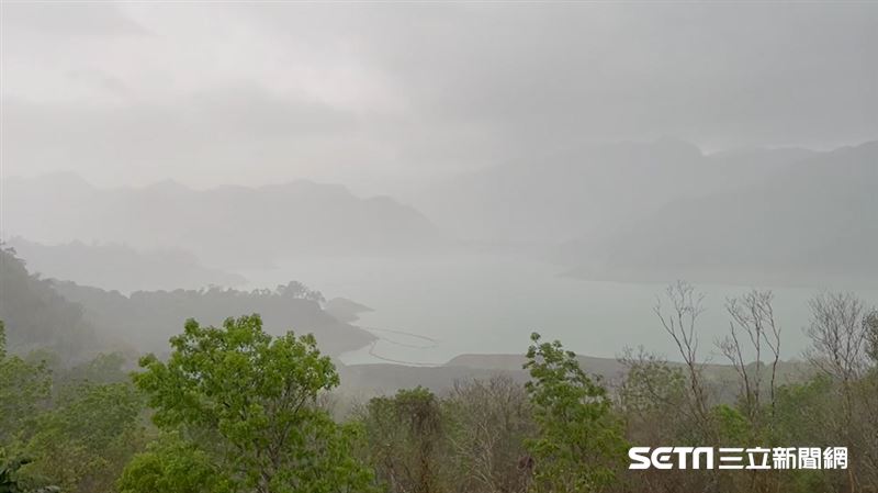 台灣新聞通訊社-康芮挾雨灌飽！「4水庫蓄水率100%滿水位」　全台最大曾文水庫飆99.8%