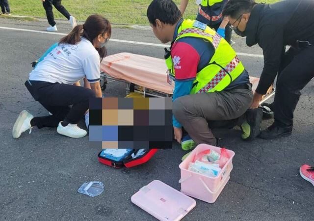 台灣新聞通訊社-9歲童陪爸跑馬拉松遭撞輾亡！他是「足球小健將」才剛奪冠卻命喪輪下