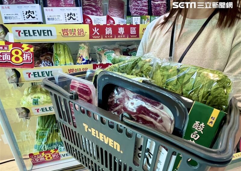 台灣新聞通訊社-寒流襲台！7-11獨家賣太和殿、紅豆食府微波火鍋　全家發熱衣買1送1