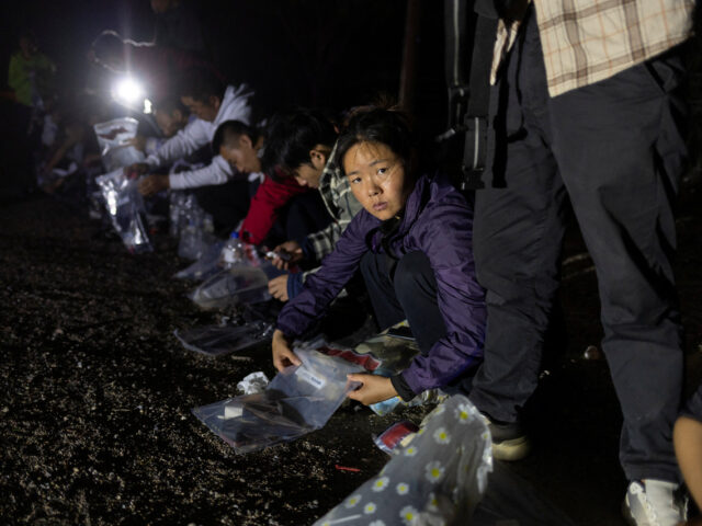 台灣新聞通訊社-太潮濕！他住北部嘆衣服曬不香 網點名一物必備、要注意衣服本身問題