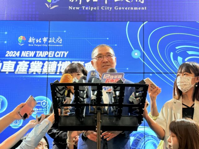 台灣新聞通訊社-歡樂耶誕城今晚開城！板橋居民最關心交通 侯友宜這麼說