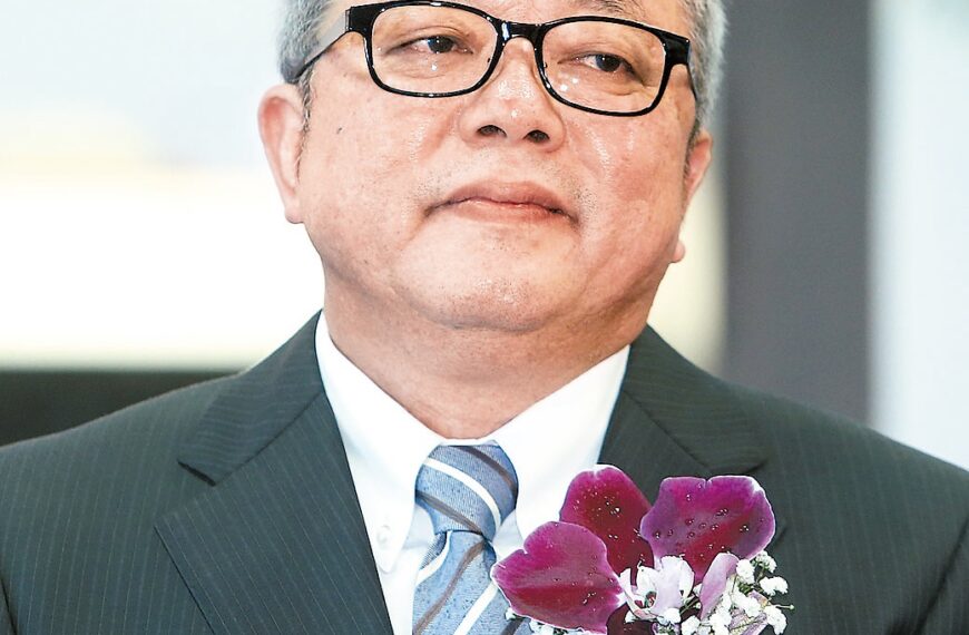 台灣新聞通訊社-69歲施俊吉被退休 他們高齡卻破例連任