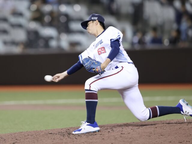 台灣新聞通訊社-12強Live／黃子鵬用16球解決4人退場 2局上中華0：0古巴