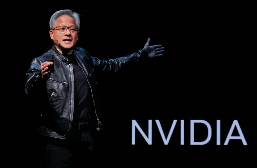 台灣新聞通訊社-Nvidia執行長黃仁勳大預測：AI運算效能將出現「超級摩爾定律」