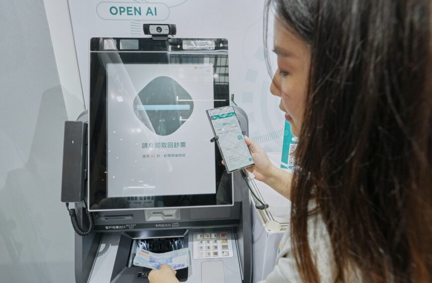 台灣新聞通訊社-金融科技展AI吸睛 中信首曝光GPT ATM、擬真AI客戶助理