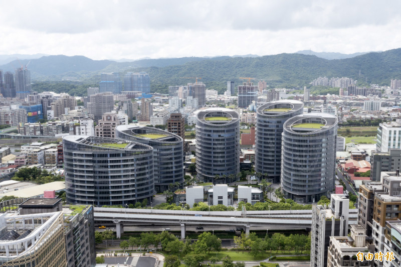 台灣新聞通訊社-台塑11月營收大躍進 看明年3大營運變數