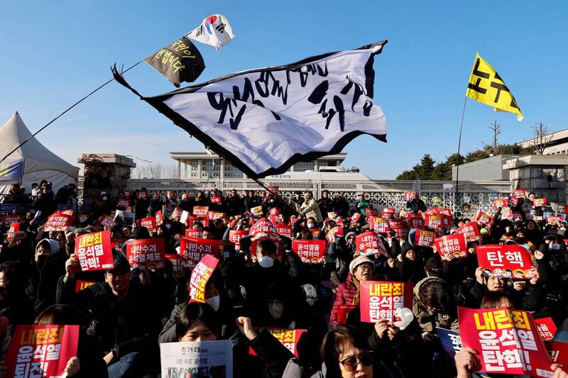 台灣新聞通訊社-短命戒嚴太傷 韓媒嘆經濟前景坎坷、GDP剩1％恐成真