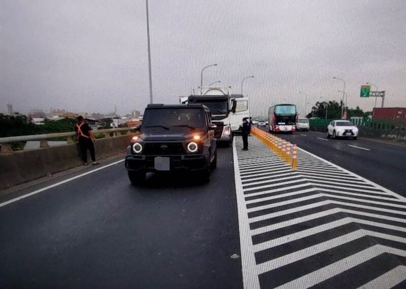 台灣新聞通訊社-大G被撞車損300萬！聯結車駕駛「道歉信曝光」直播主「1暖舉」看哭網