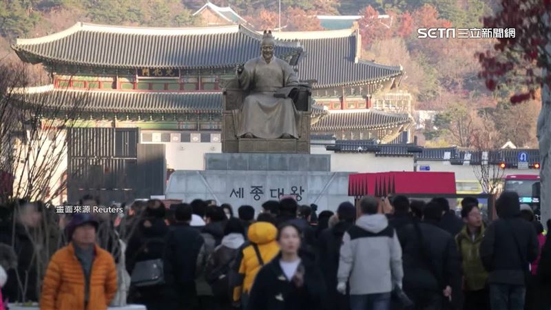 台灣新聞通訊社-韓國會議員攀牆返議場推翻戒嚴　喚起光州事件記憶