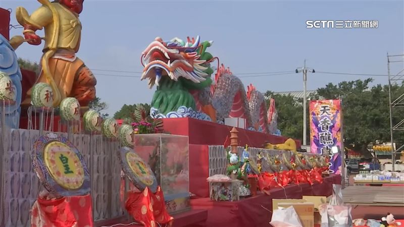 台灣新聞通訊社-烏魚子、魚翅拼龍麟！鎮瀾宮清醮龍鳳價值數百萬