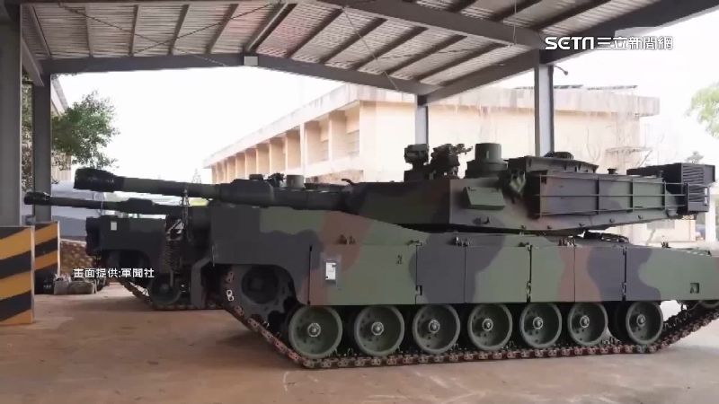 台灣新聞通訊社-台灣客製化車款！M1A2T戰車開箱　「數位化內裝」大幅強化效能