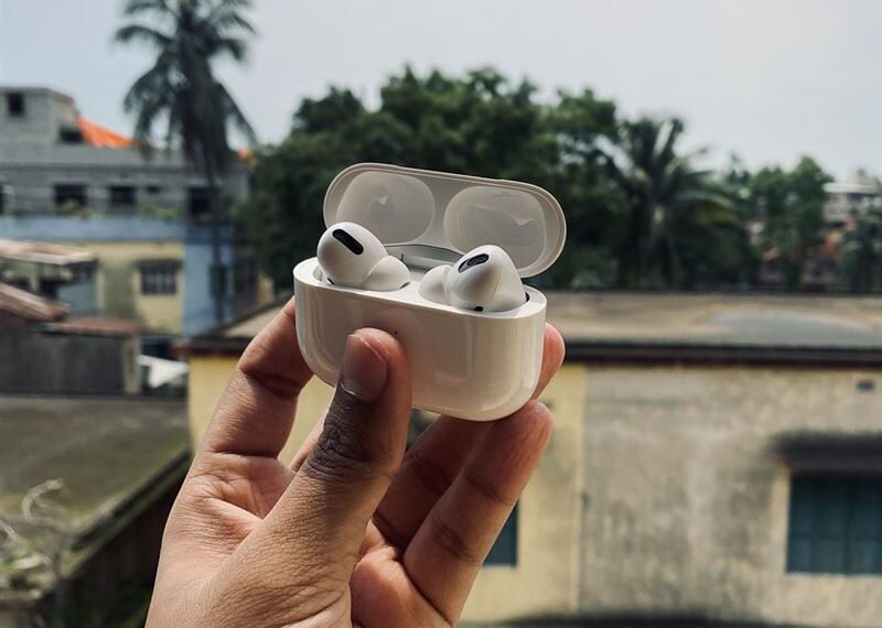 台灣新聞通訊社-櫻花妹日本弄丟AirPods！手機定位「顯示在台灣」網喊丟臉：要跟她道歉