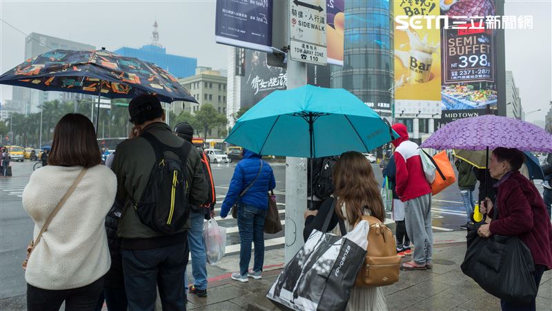 台灣新聞通訊社-東北季風接力！明起轉雨「這天短暫轉晴」　降雨趨勢一次看